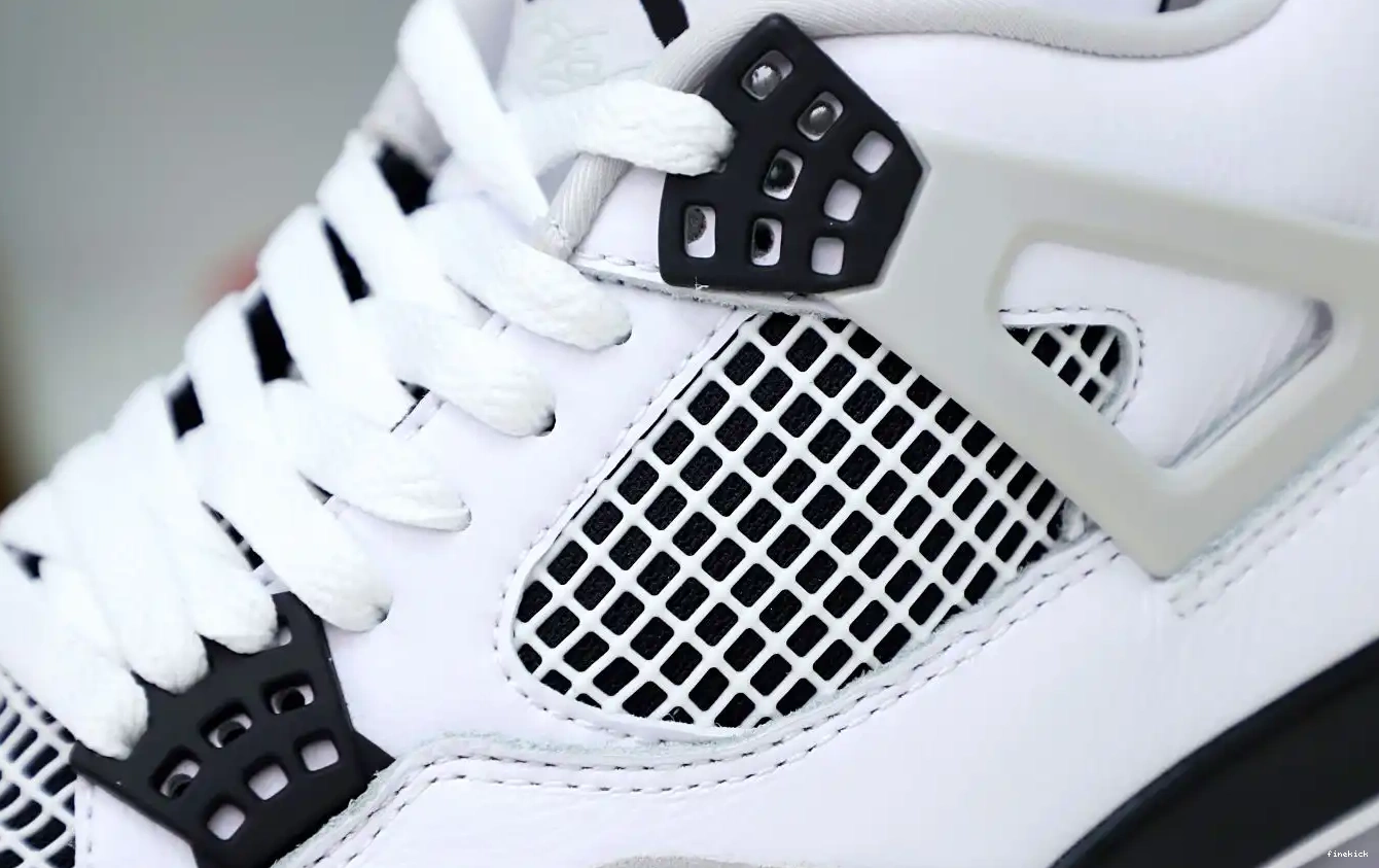JORDAN MILITARY AIR 4 BLACK 0701